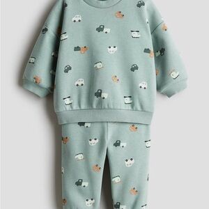 H&M Kids Sweatshirt Set in car printed 12-18 months